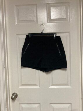 ATHLETA Black Zipper Detail Shorts size 8 Women's